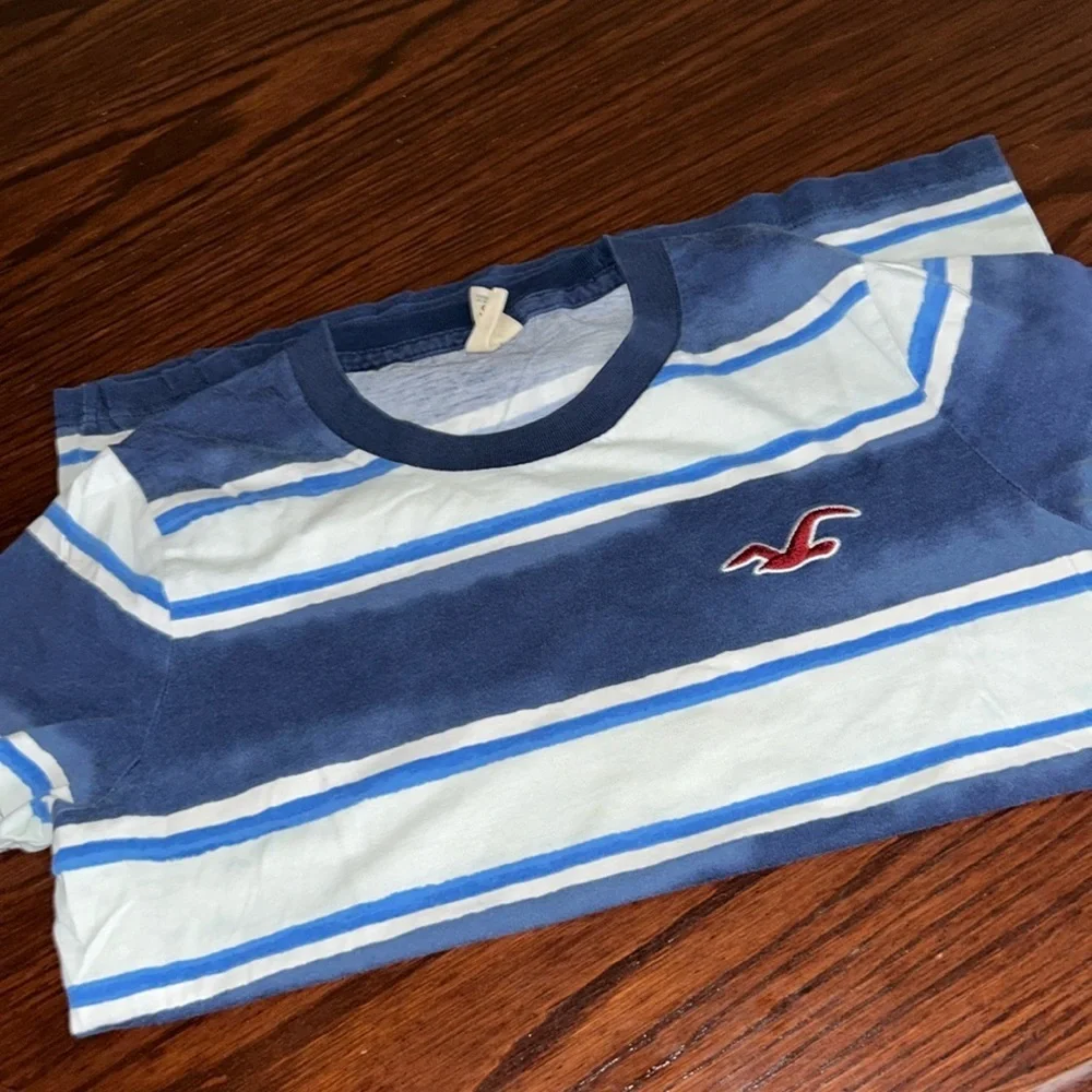 Hollister Tshirt